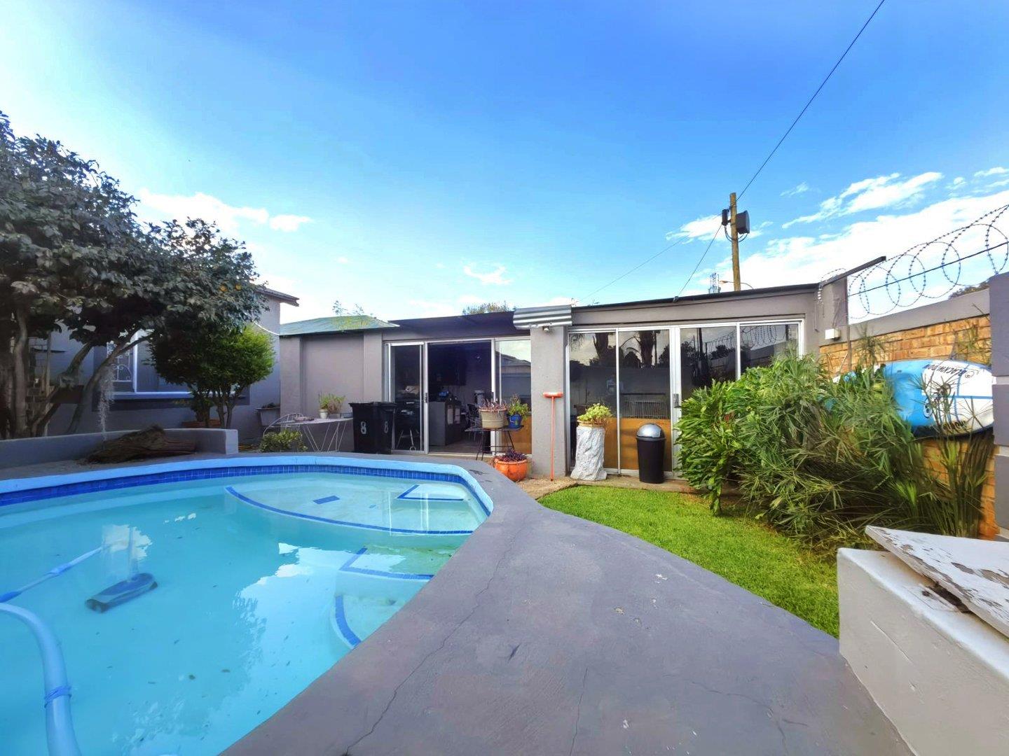 4 Bedroom House for sale in Anzac P24114136723