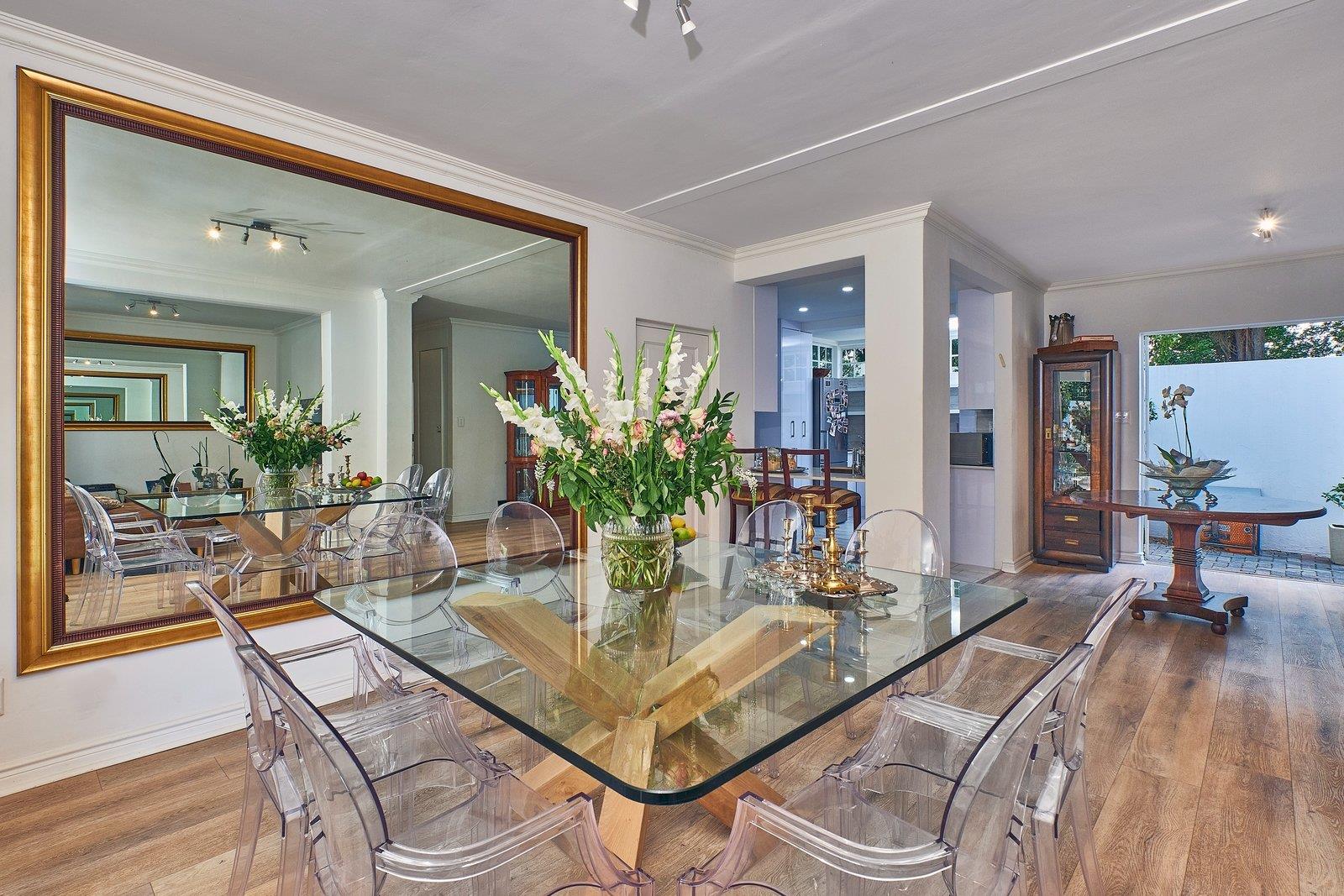 2 Bedroom Townhouse for sale in Dunkeld West P24114137364