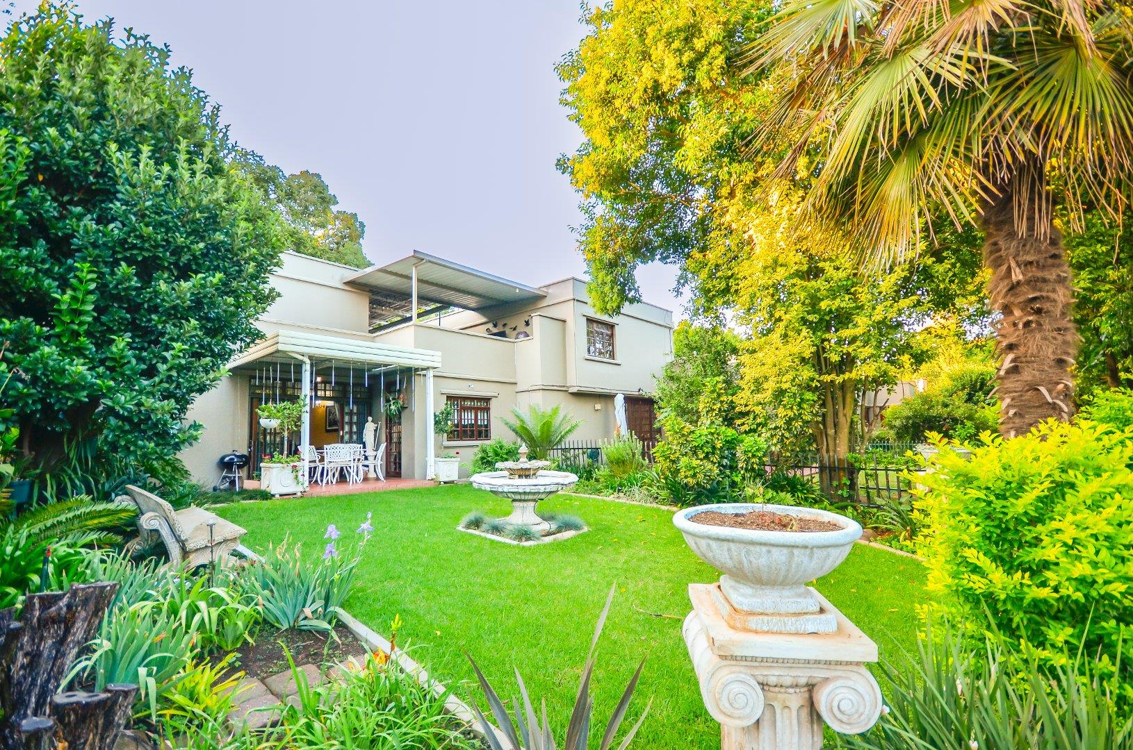 Lynnwood Manor Property Townhouses for sale in Lynnwood Manor