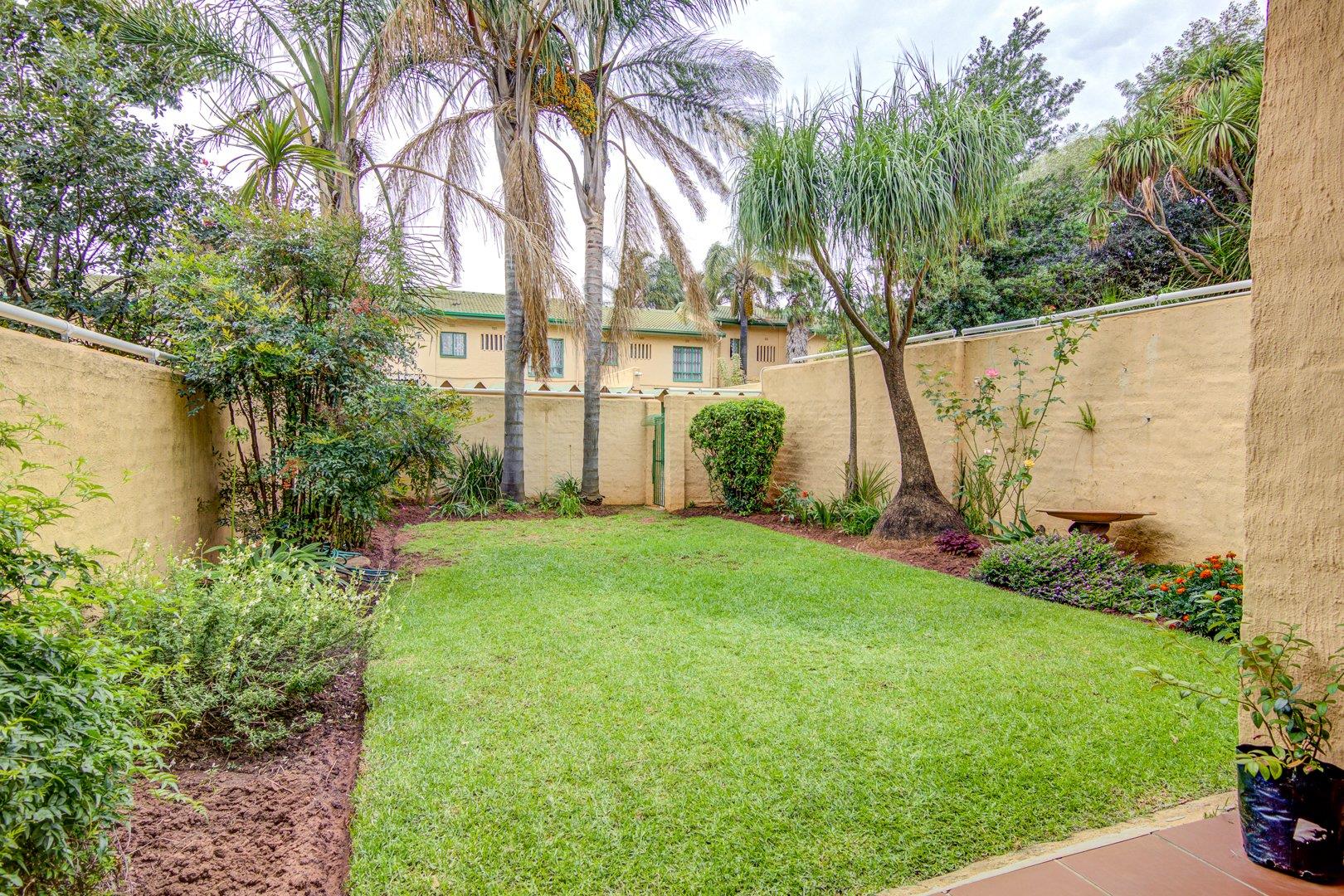 3 Bedroom Townhouse for sale in Aston Manor P24114139932