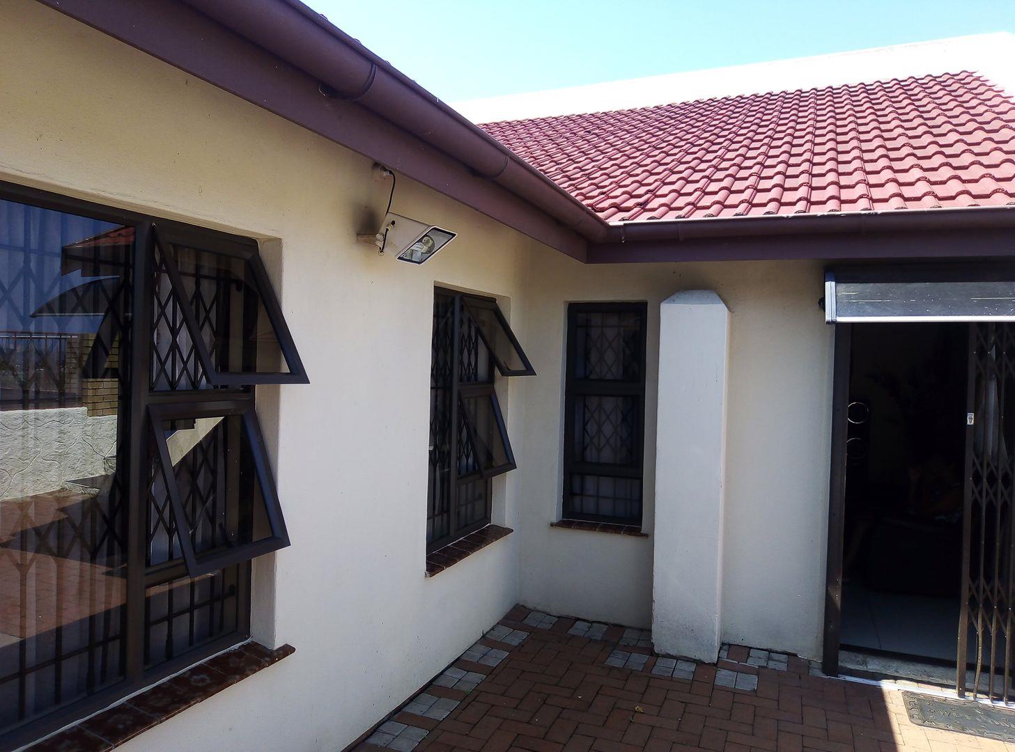 3 Bedroom House for sale in Newlands West P24114142017