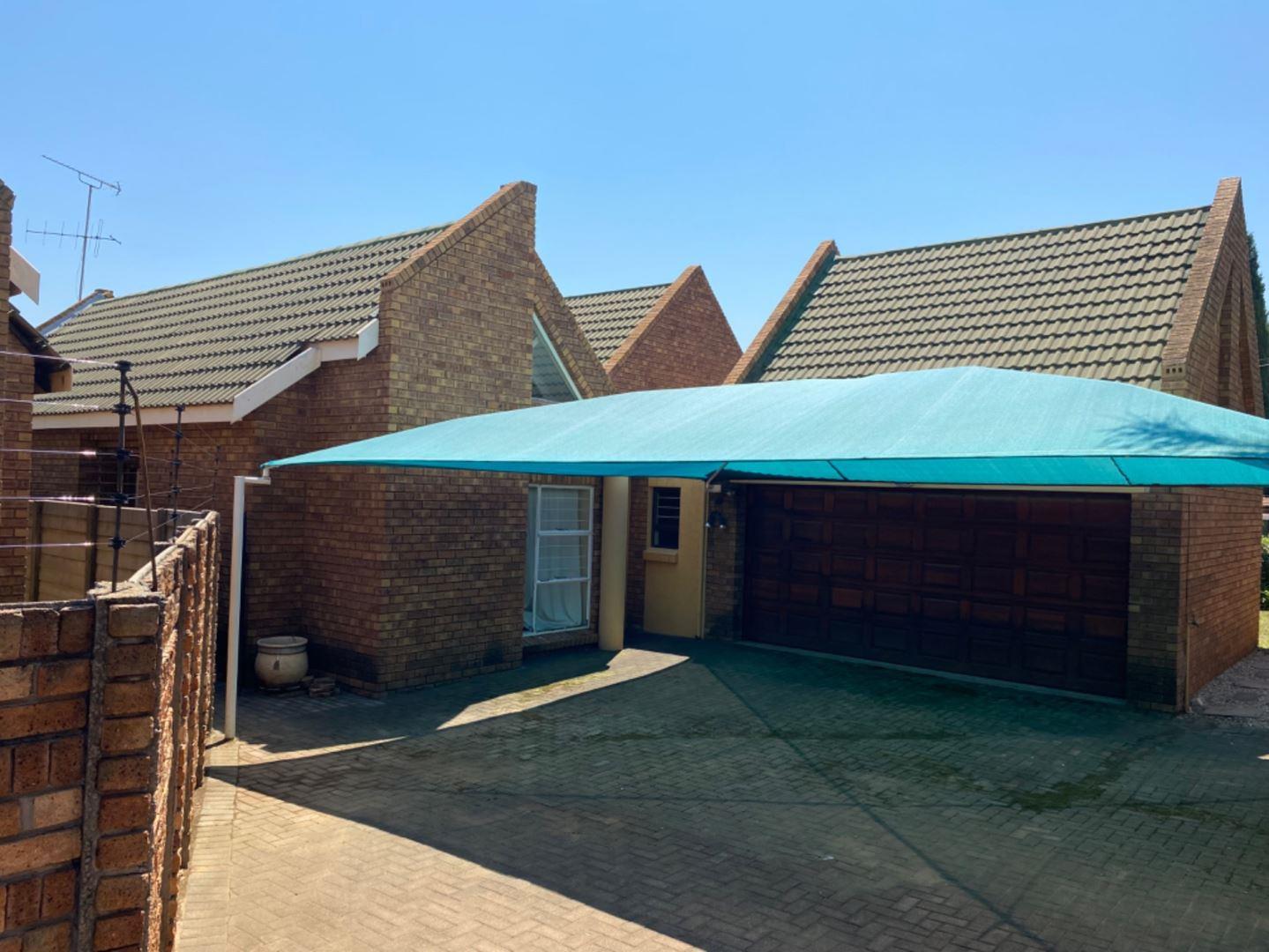 3 Bedroom House for sale in Moreleta Park 930 Bizana Street P24