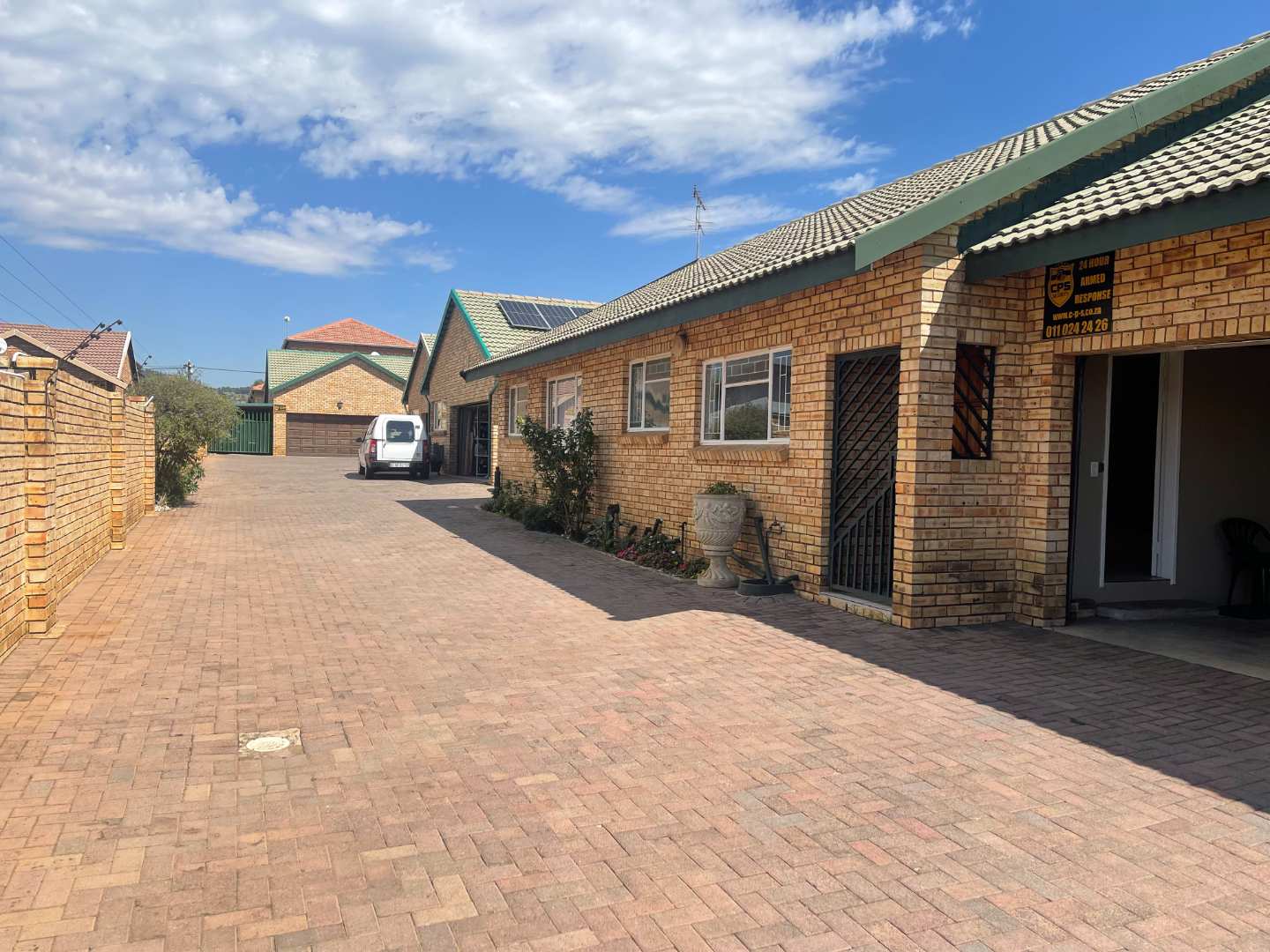 4 Bedroom Townhouse for sale in New Redruth 46 Albany Road P24