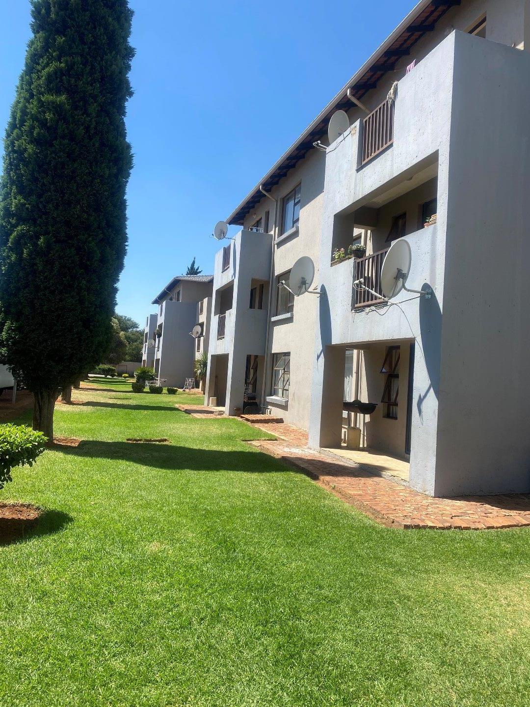 2 Bedroom Apartment / flat for sale in Beyers Park Evrleigh Estate 77