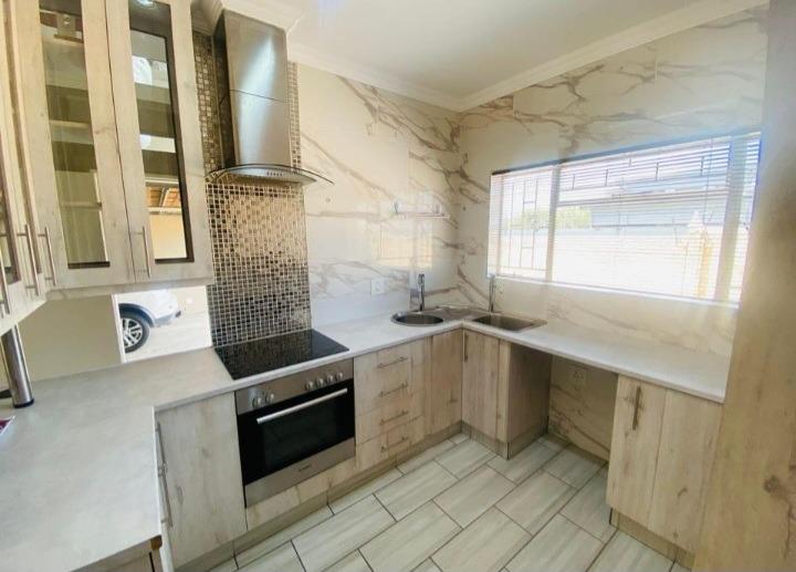 4 Bedroom Townhouse for sale in New Redruth La Campana, 46 Albany