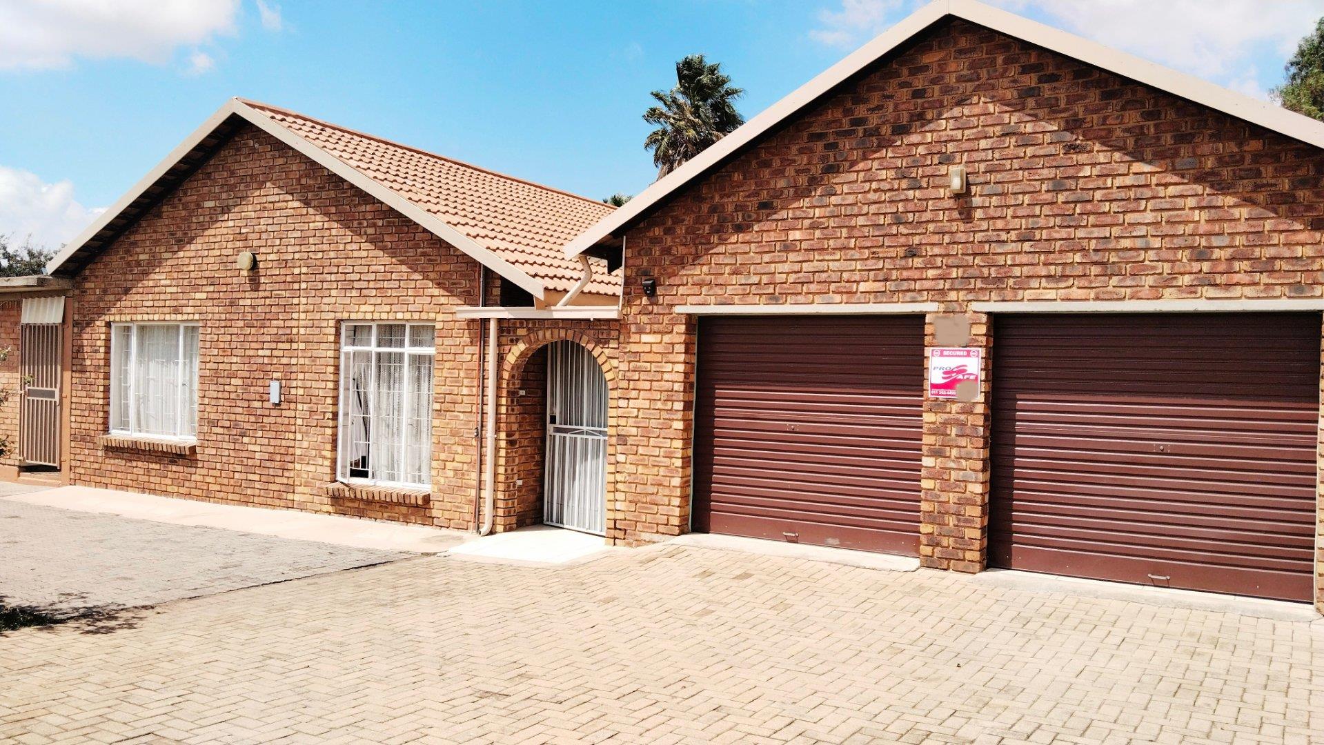 Dunnottar Property Property and houses for sale in Dunnottar