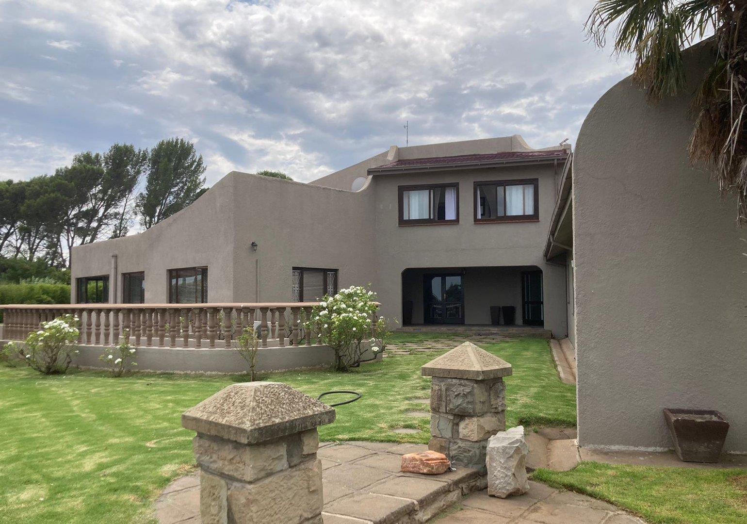 5 Bedroom House for sale in Aliwal North P24114150171