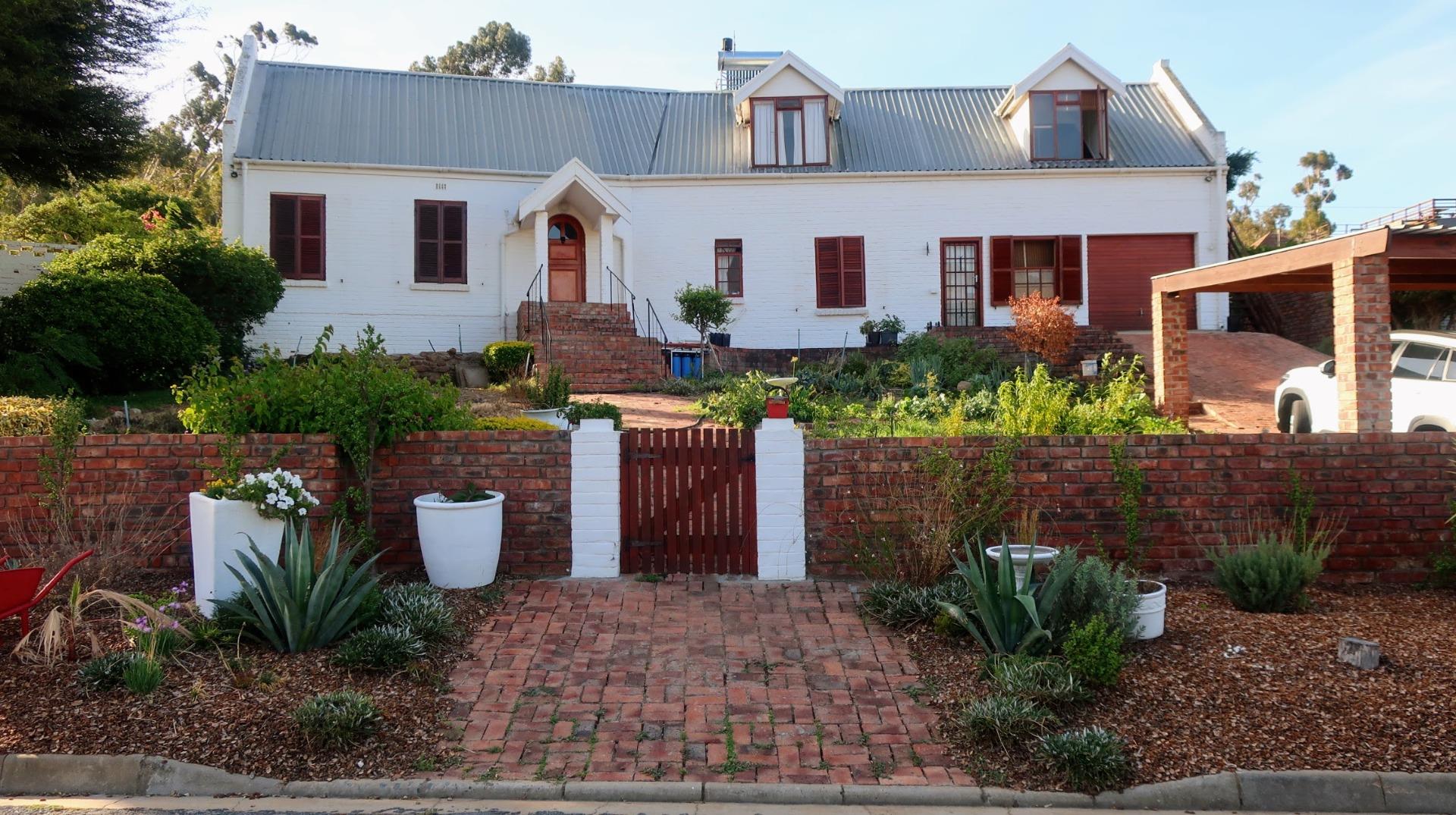 Property and houses to rent in Montagu Montagu Property