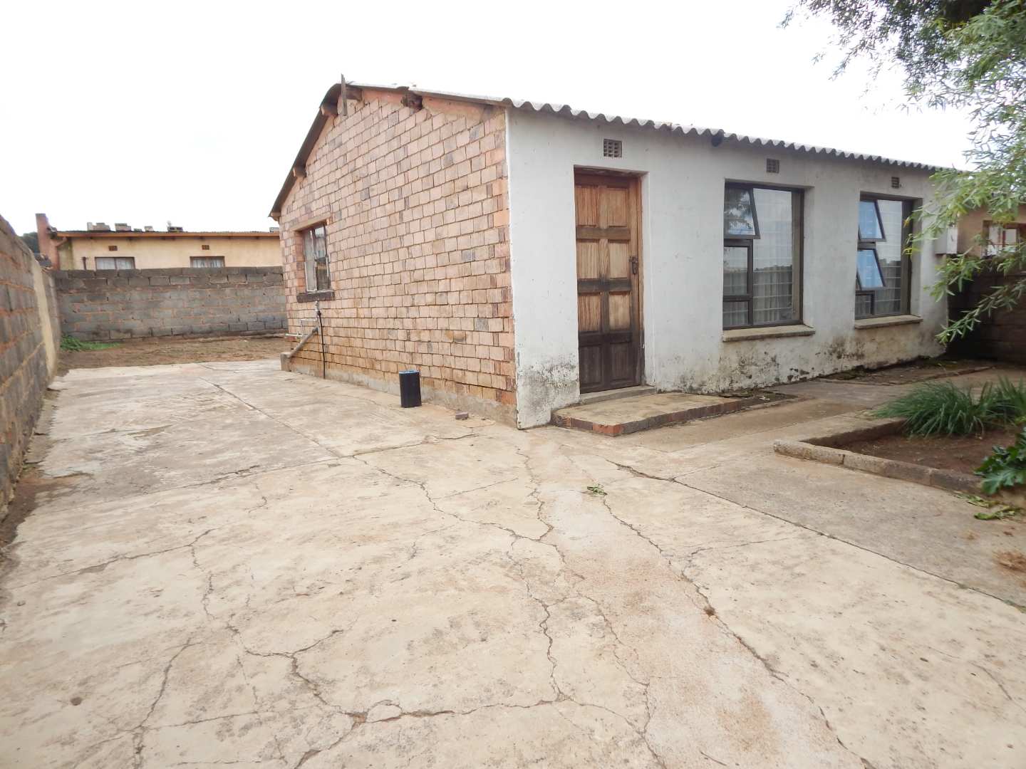 Zola Property Houses for sale in Zola