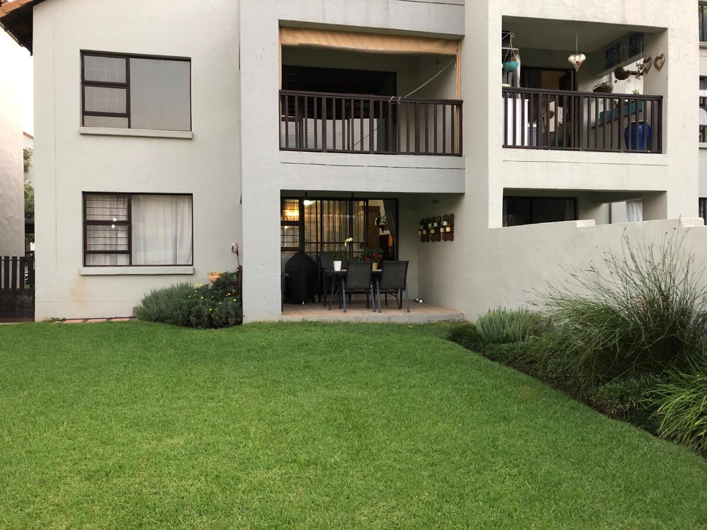 2 Bedroom Apartment / flat for sale in Sunninghill 1 Estelle Road Paulshof P24114152522