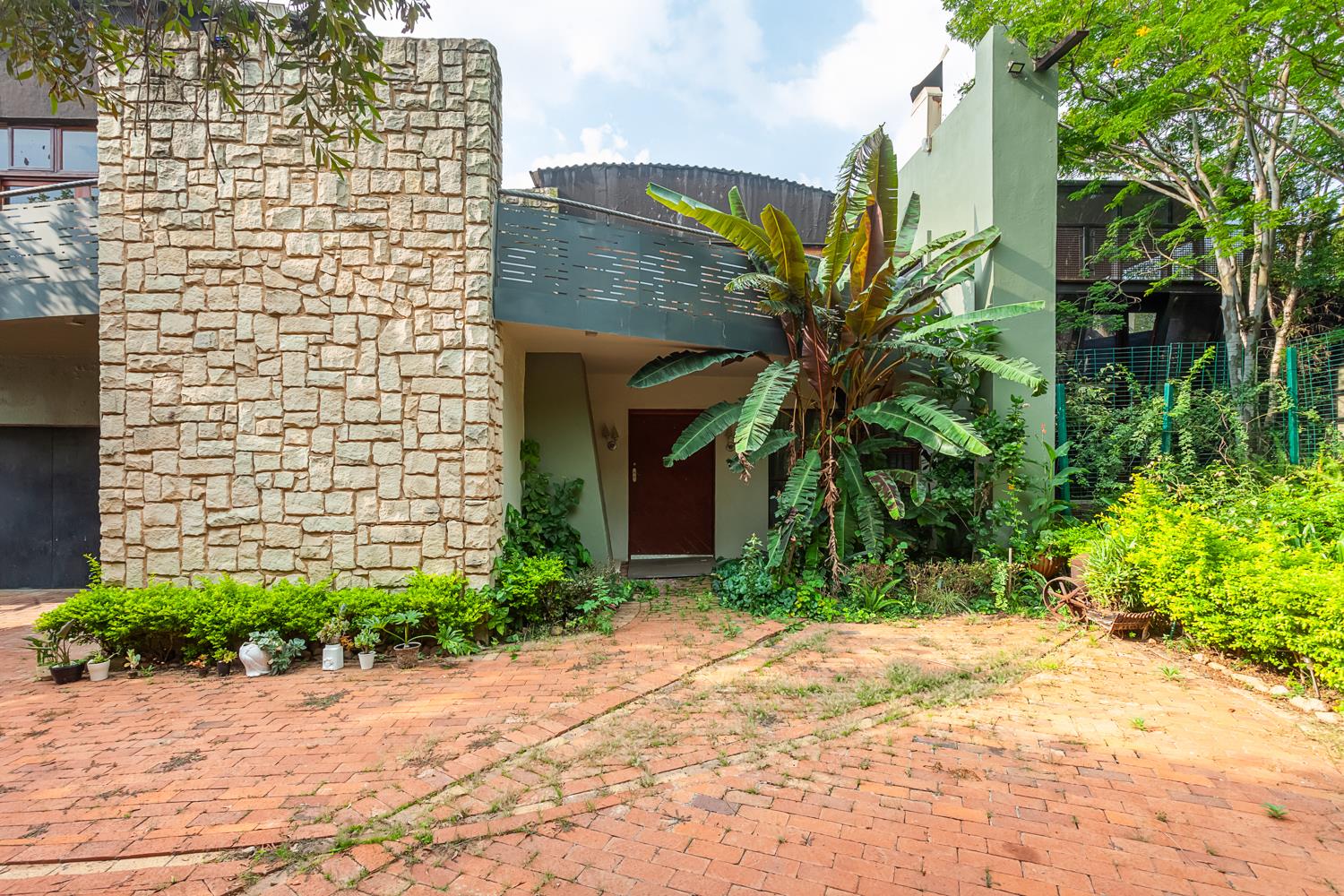 13 Bedroom House for sale in Baileys Muckleneuk P24114152838