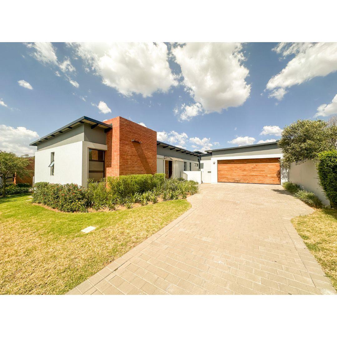 3 Bedroom House for sale in Jackal Creek Golf Estate P24114153558