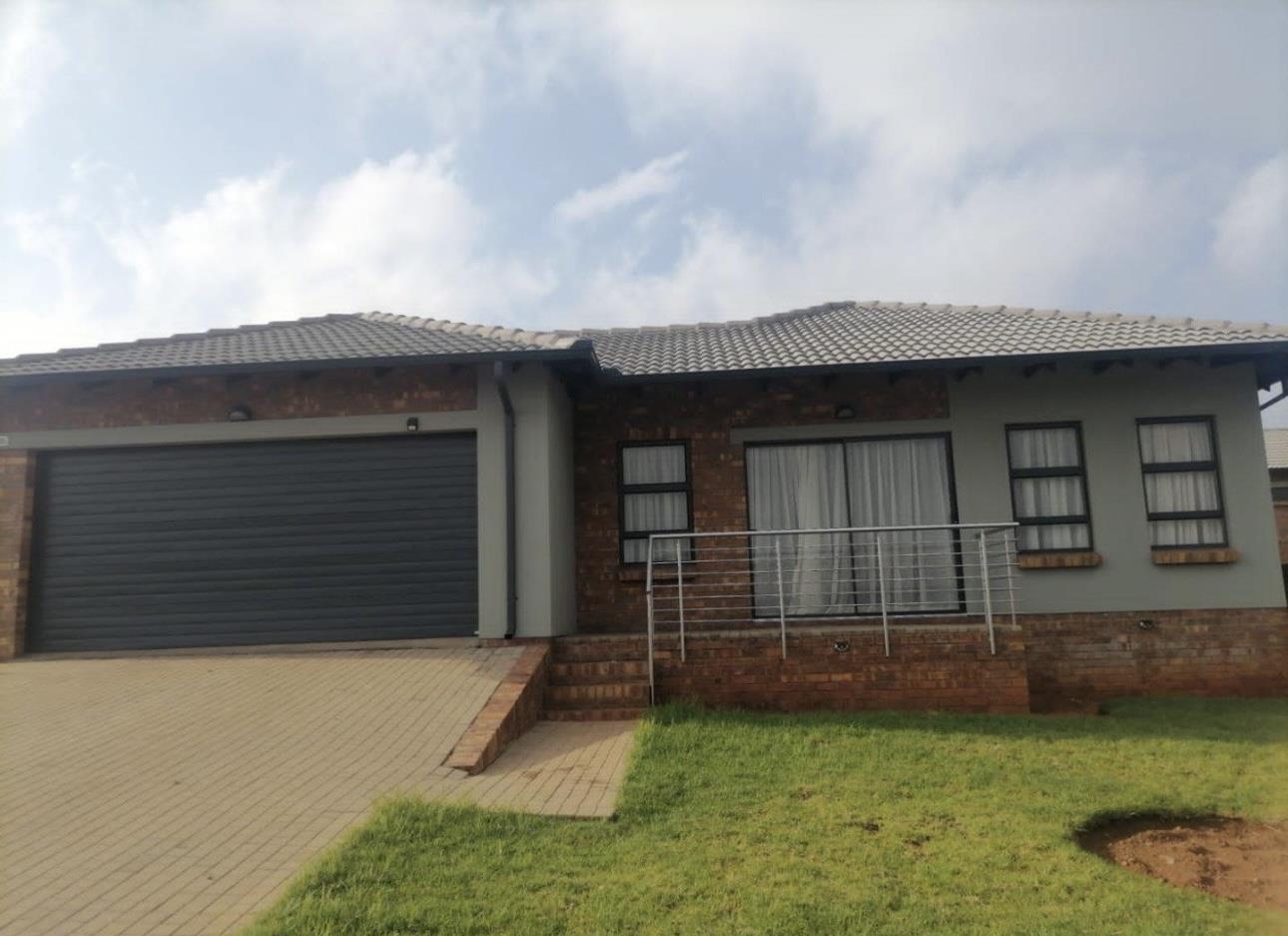 3 Bedroom House for sale in Die Heuwel P24114154134