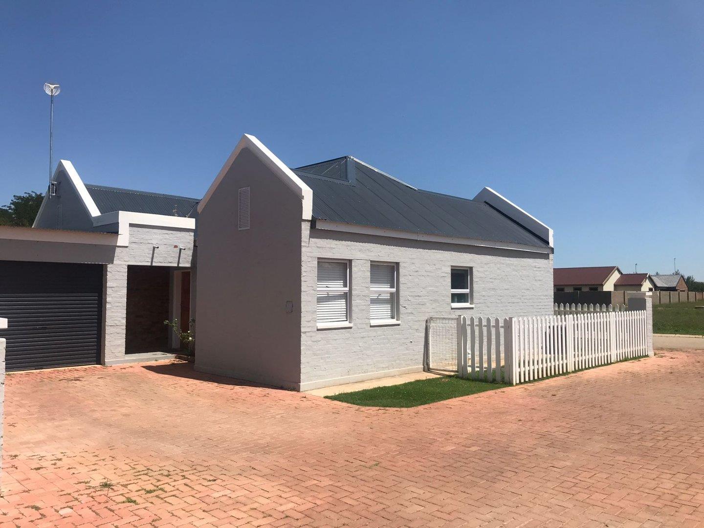 3 Bedroom House for sale in Van Der Hoff Park P24114154871