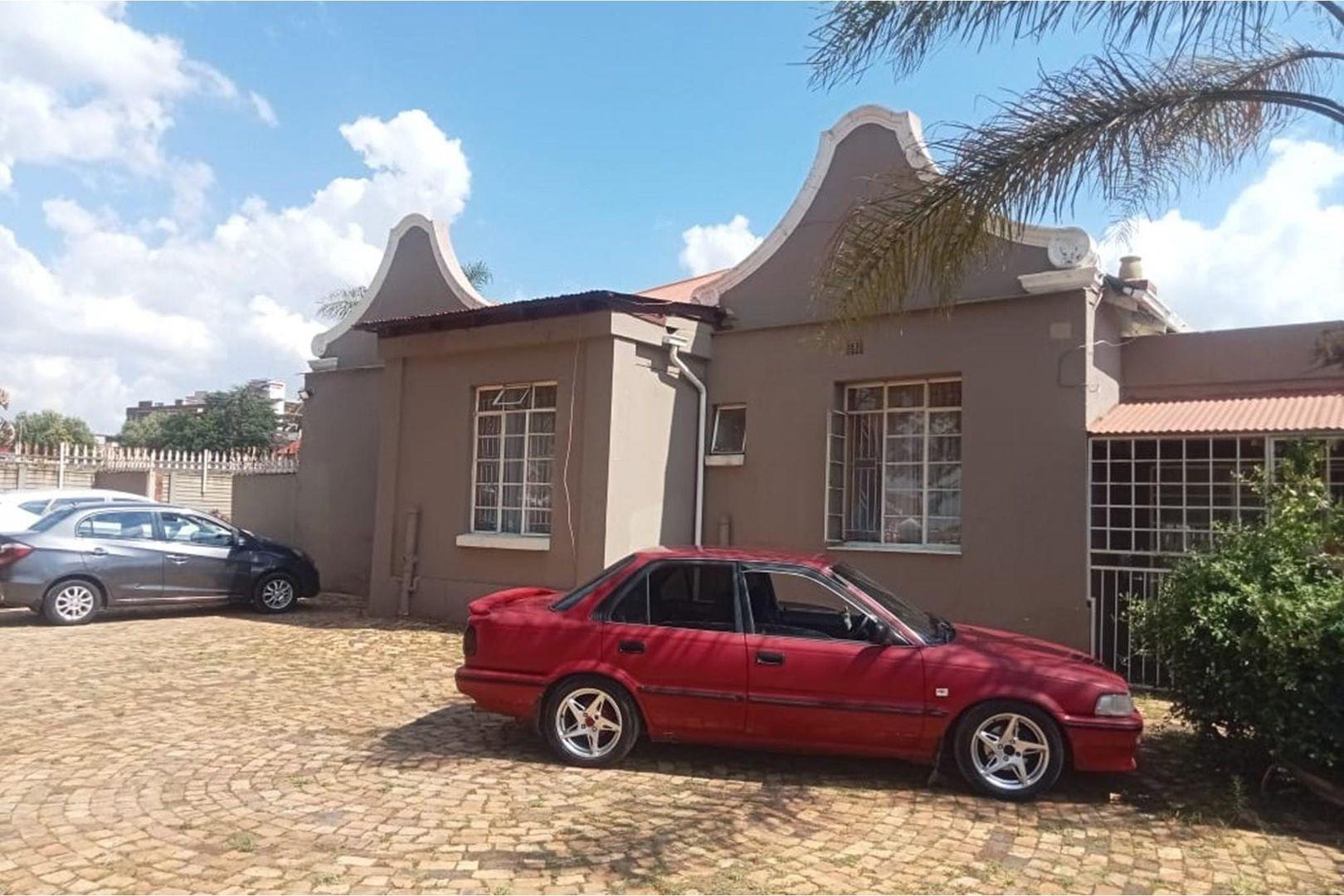 12 Bedroom House for sale in Krugersdorp Central 8278 Ockerse P24