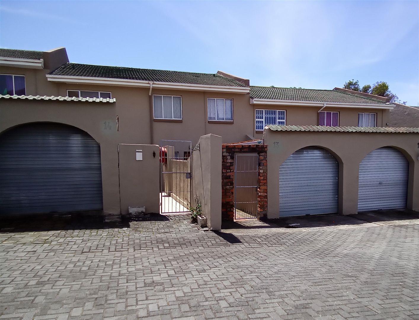 3 Bedroom House for sale in Amalinda 152 Amalinda Main Road P24