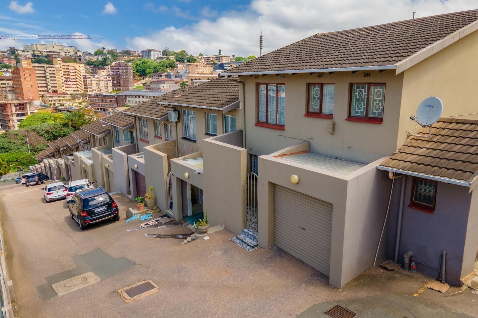 3 Bedroom Townhouse to rent in Overport P24114156997