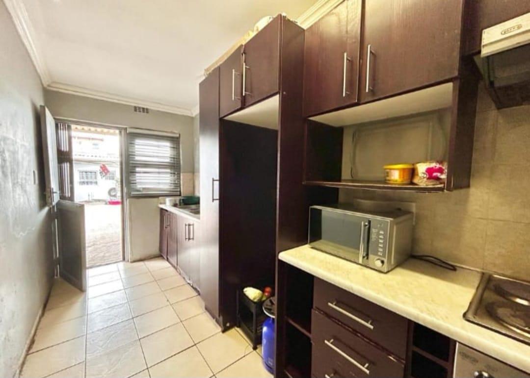 5 Bedroom House for sale in Quigney P24114157167