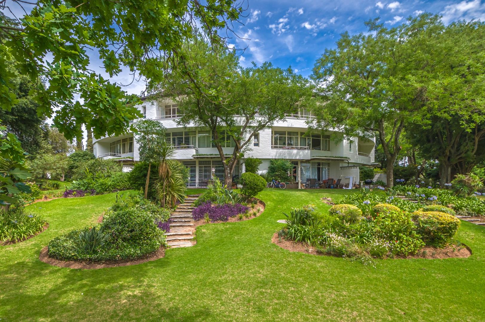 1 Bedroom Apartment / flat for sale in Bryanston 40 Hobart Road P24