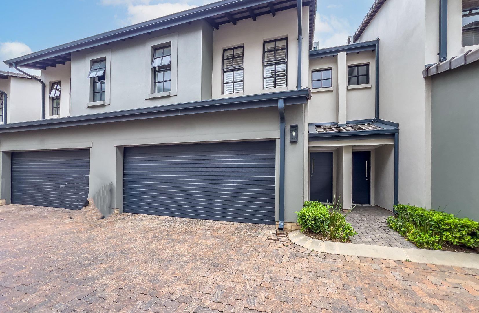 3 Bedroom Townhouse for sale in Bryanston P24113829609