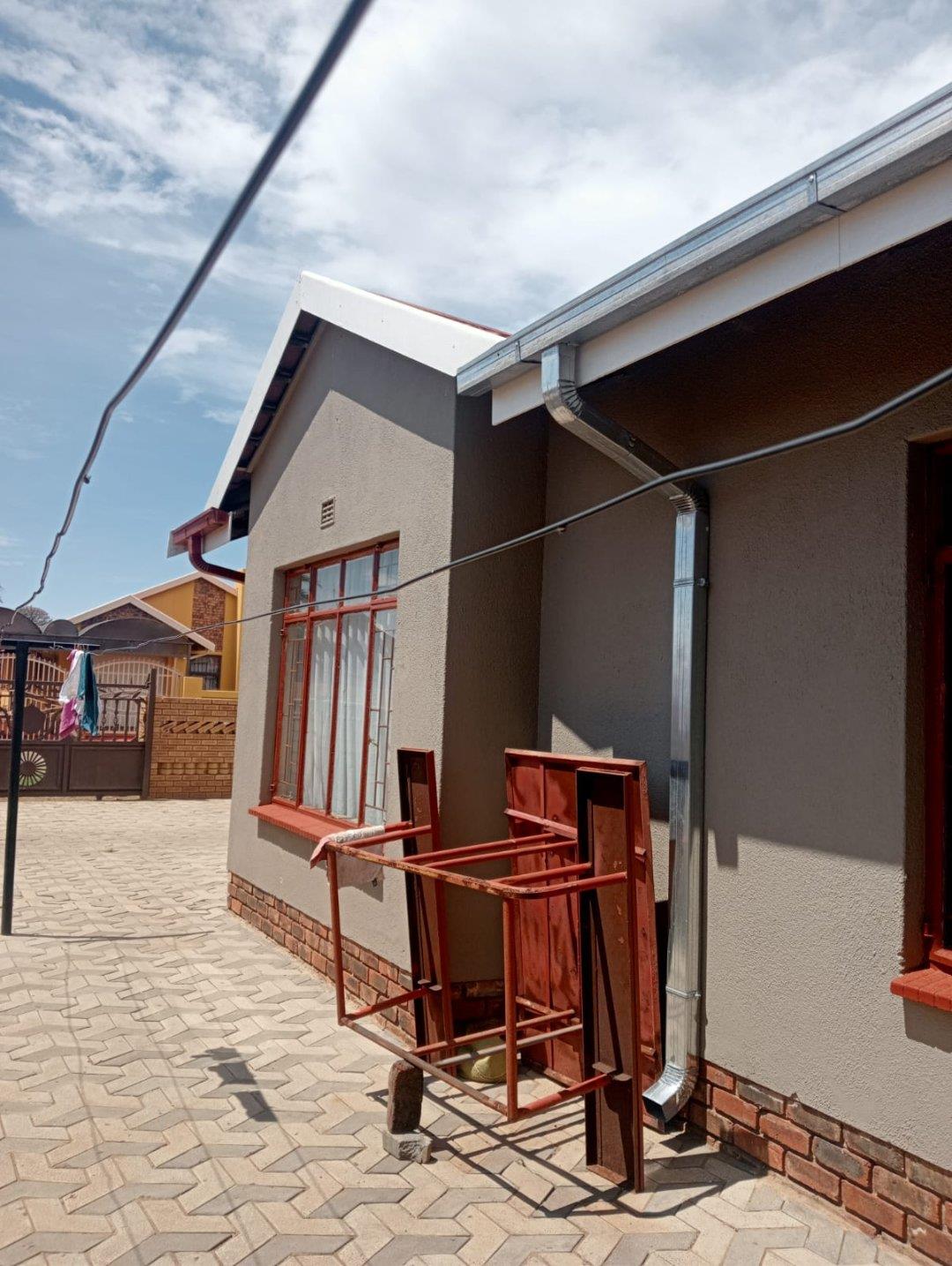 3 Bedroom House for sale in Sebokeng Zone 14 Zone 14 P24114159700
