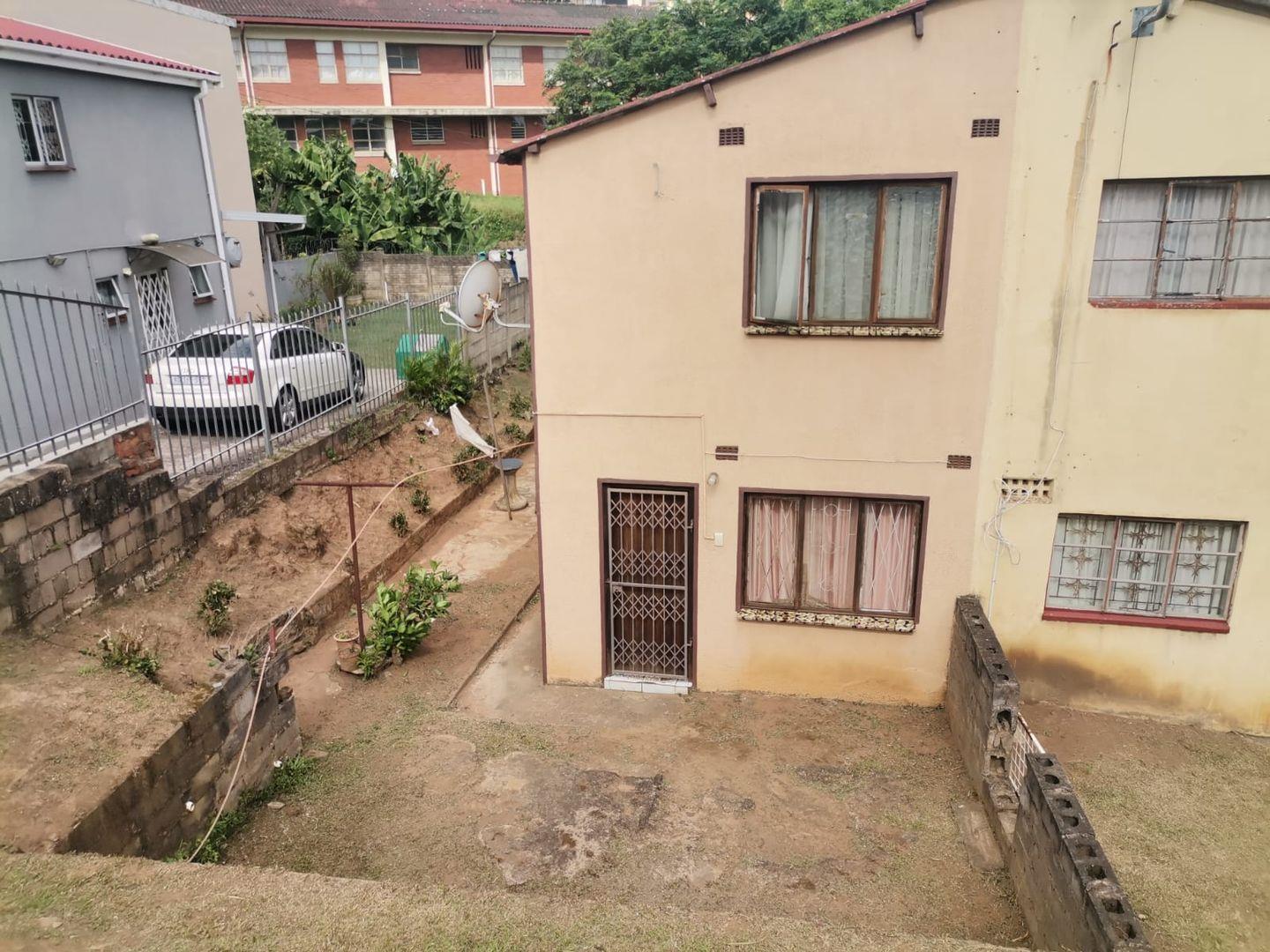 2 Bedroom House for sale in Croftdene P24114159938