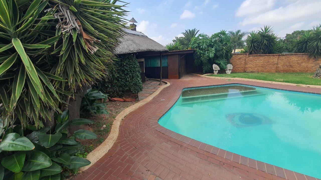 3 Bedroom House for sale in Croydon 10 Deodar Road P24114162020