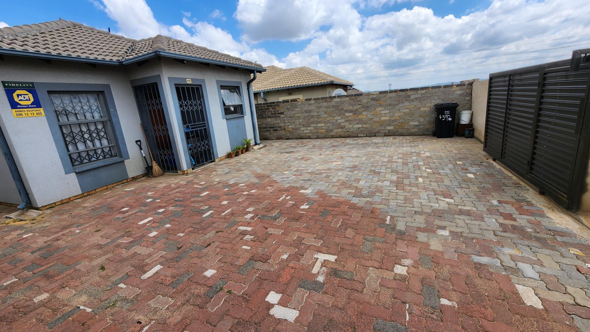 2 Bedroom House for sale in Riverside View Ext 68 P24114162215