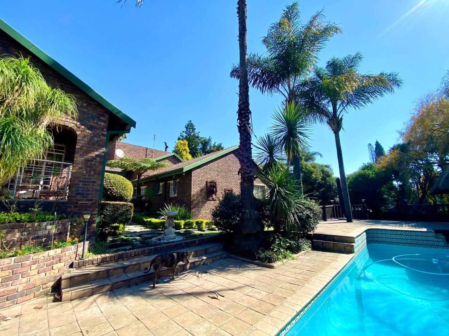 4 Bedroom House for sale in Die Heuwel P24114162775