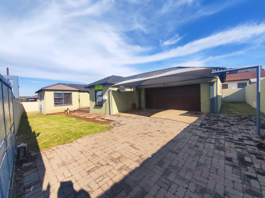 Clayville Property Houses for sale in Clayville