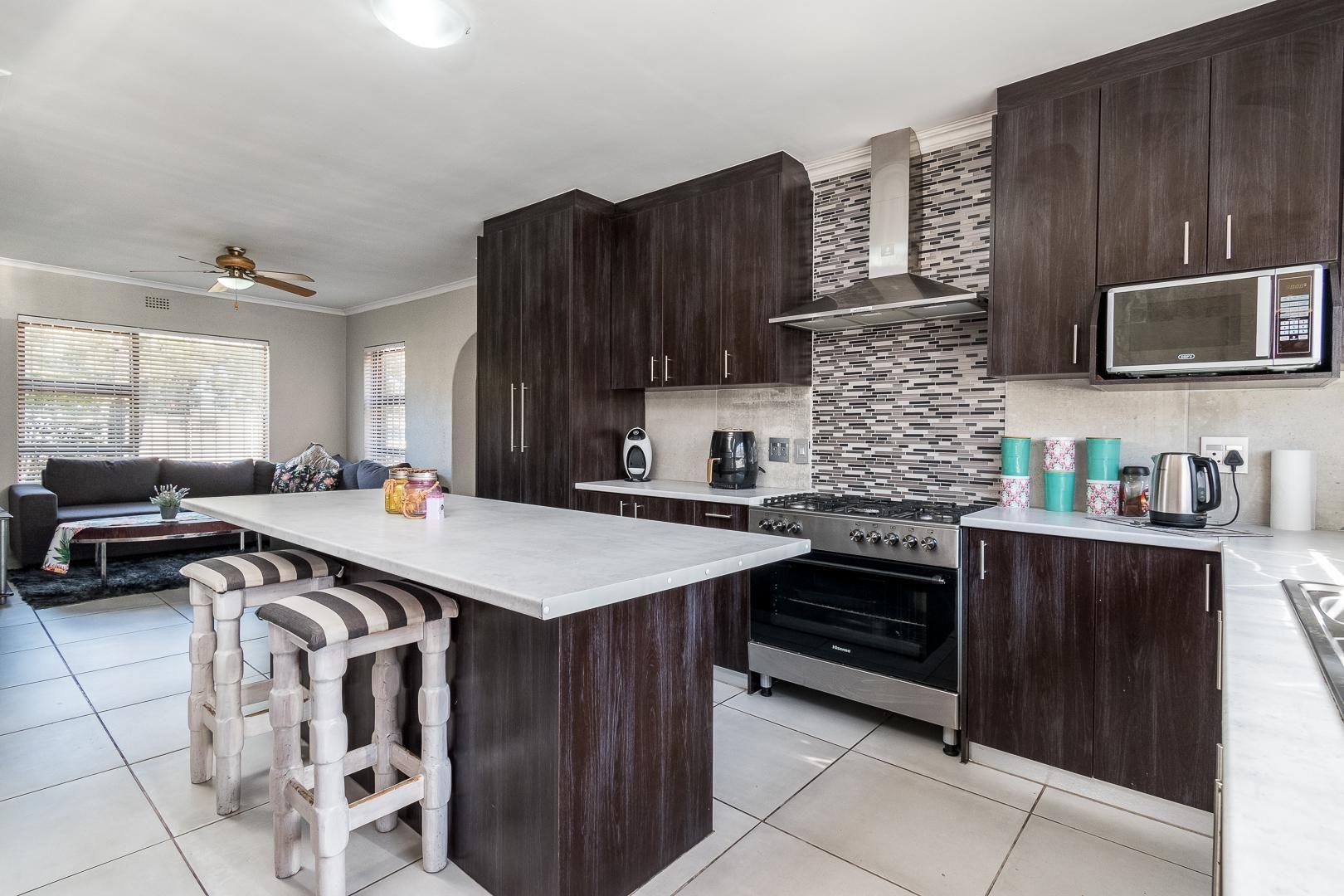 3 Bedroom House for sale in Peerless Park East P24114163707