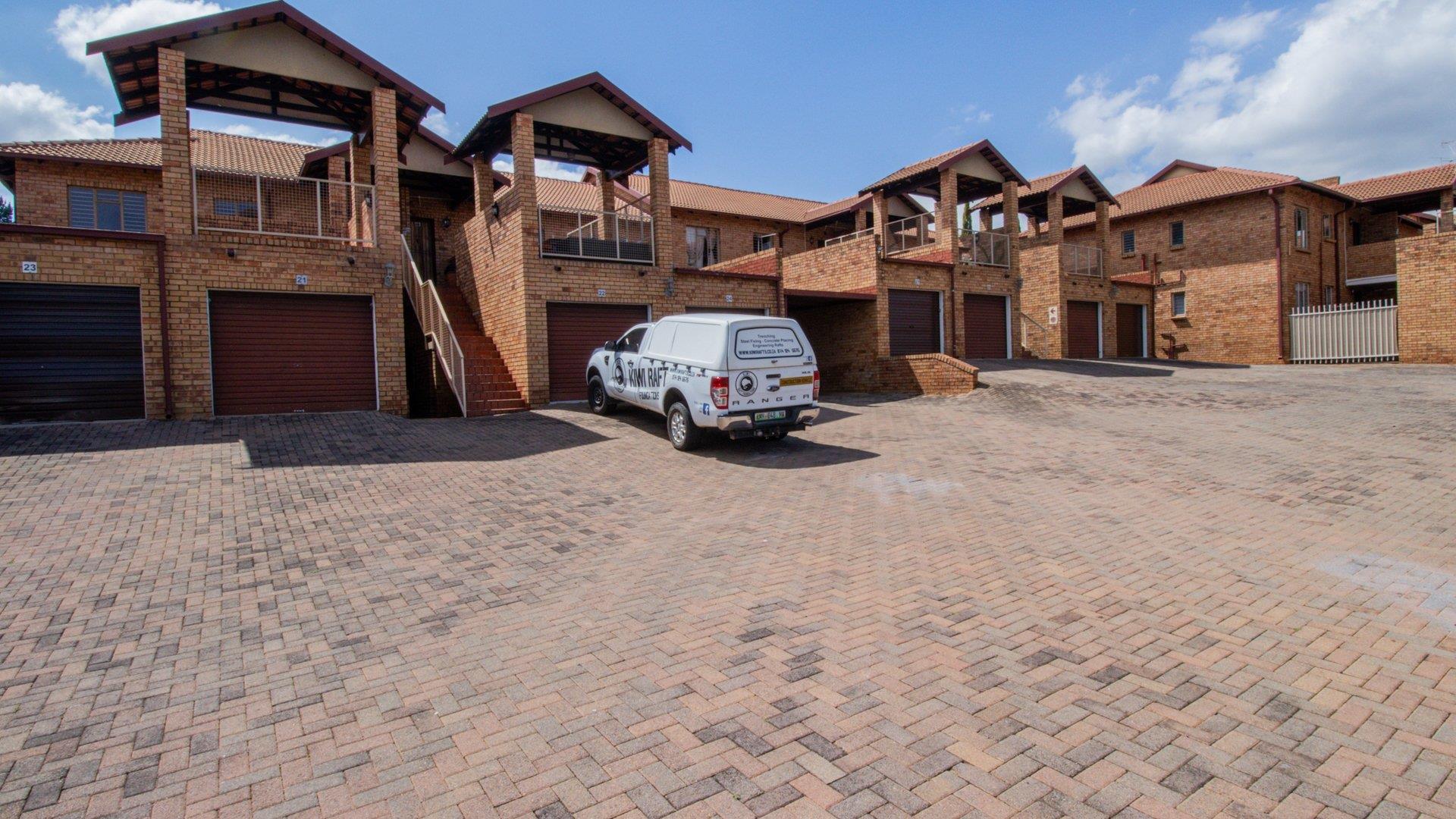 Clubview Property Apartments / flats for sale in Clubview