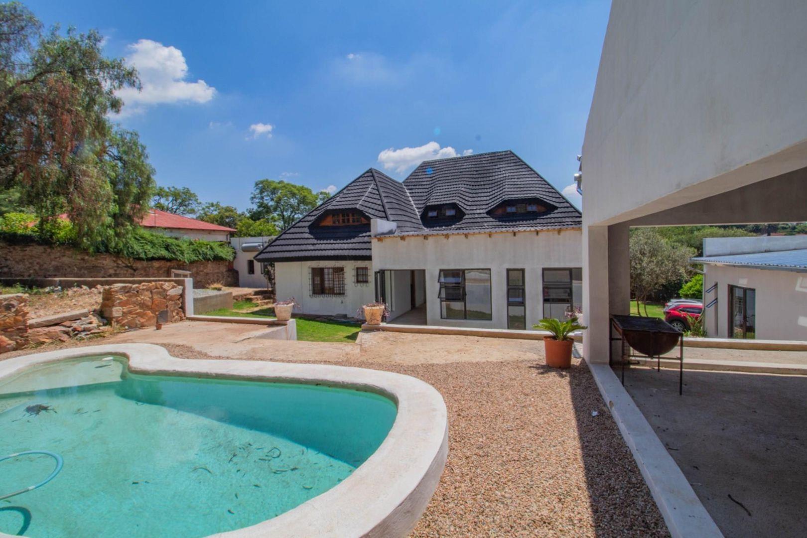 3 Bedroom House for sale in Observatory 58 Urania P24114164153