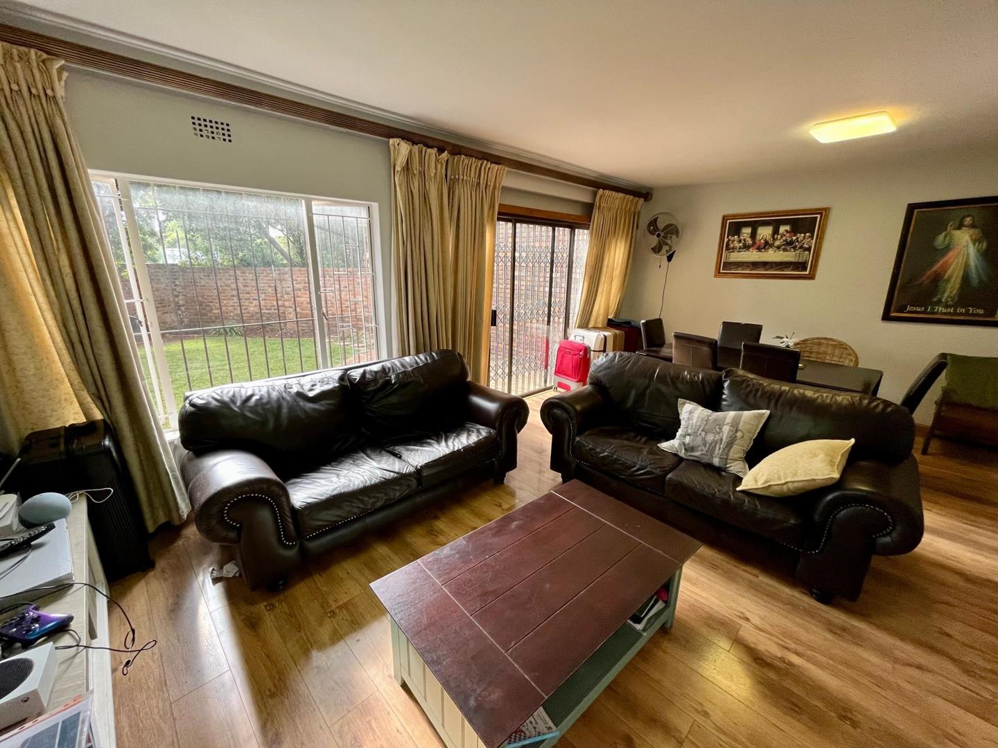 Townhouses to rent in Edenvale Edenvale Property