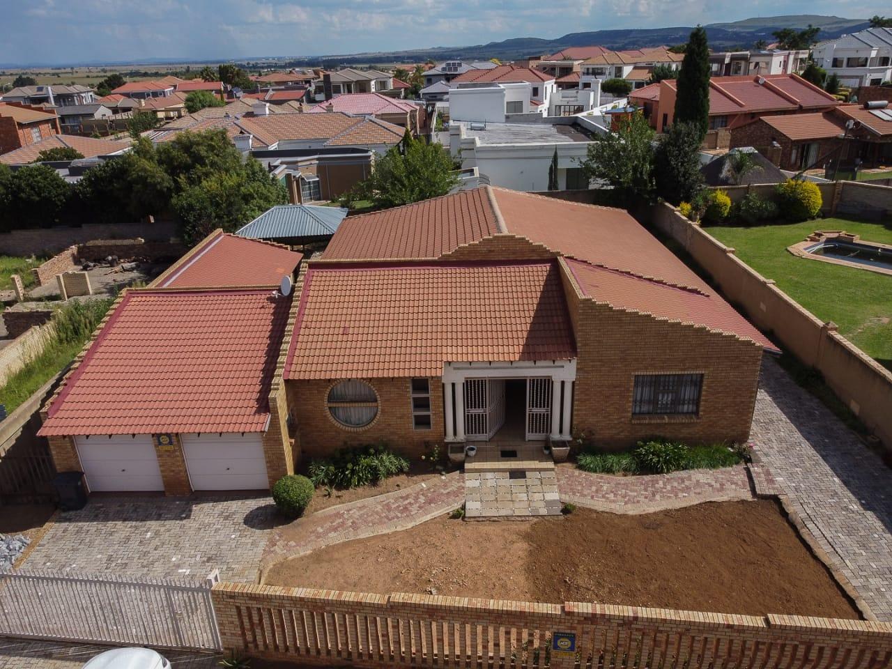 5 Bedroom House for sale in Liefde En Vrede 64 Riethaan Crescent