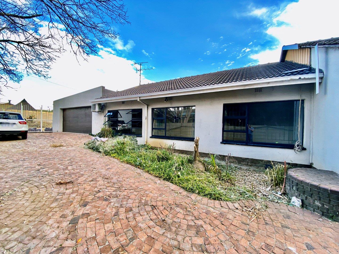 4 Bedroom House for sale in Witfield P24114166390