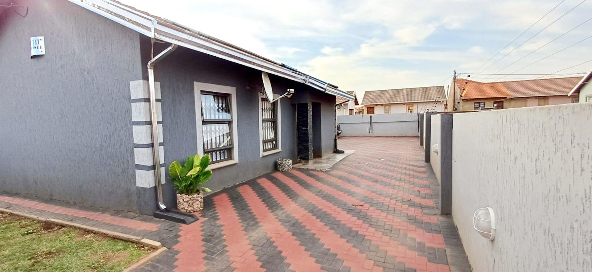 Beverley Hills, Evaton Property Property and houses for sale in