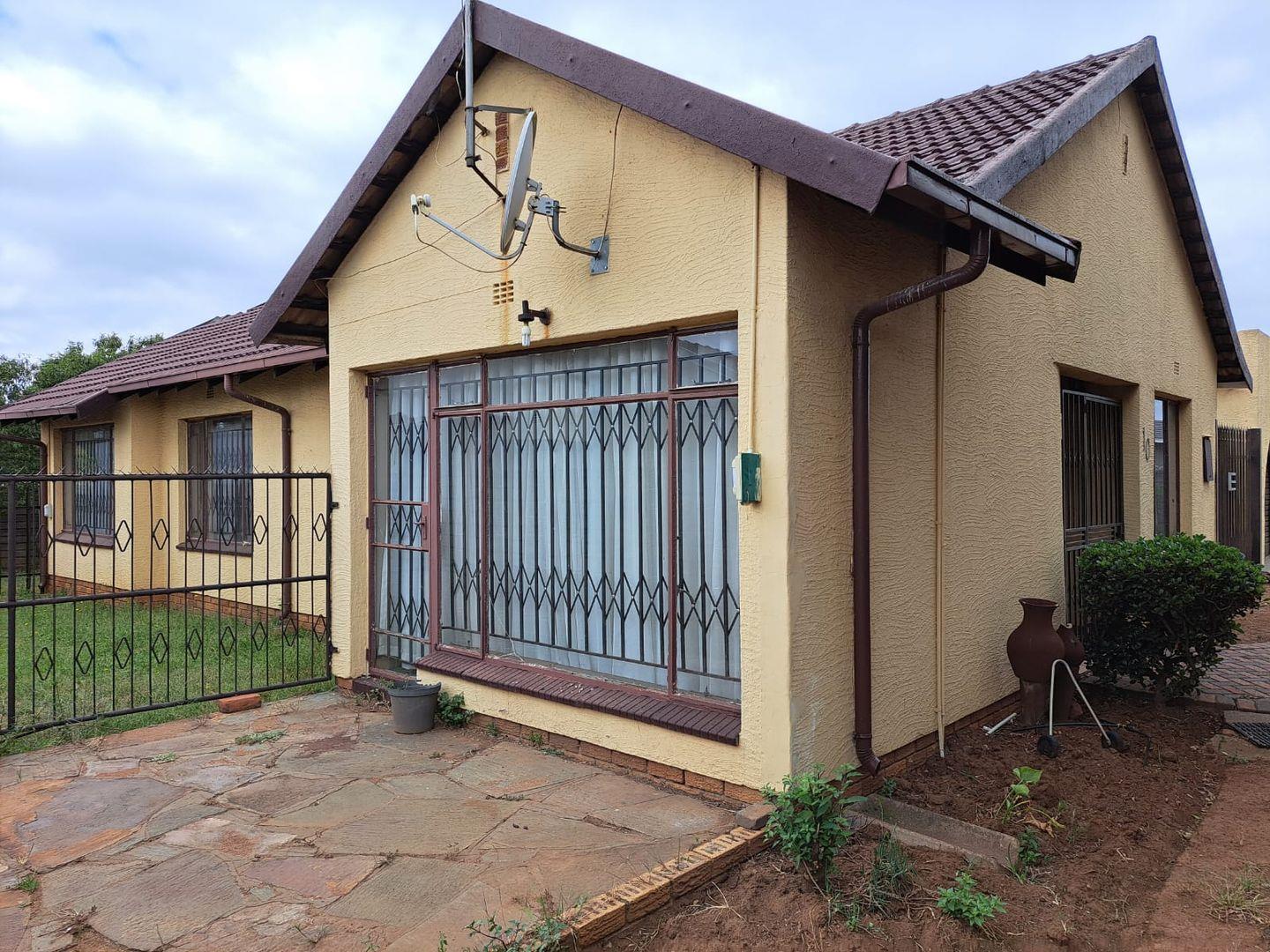 3 Bedroom House for sale in Modder East P24114167104