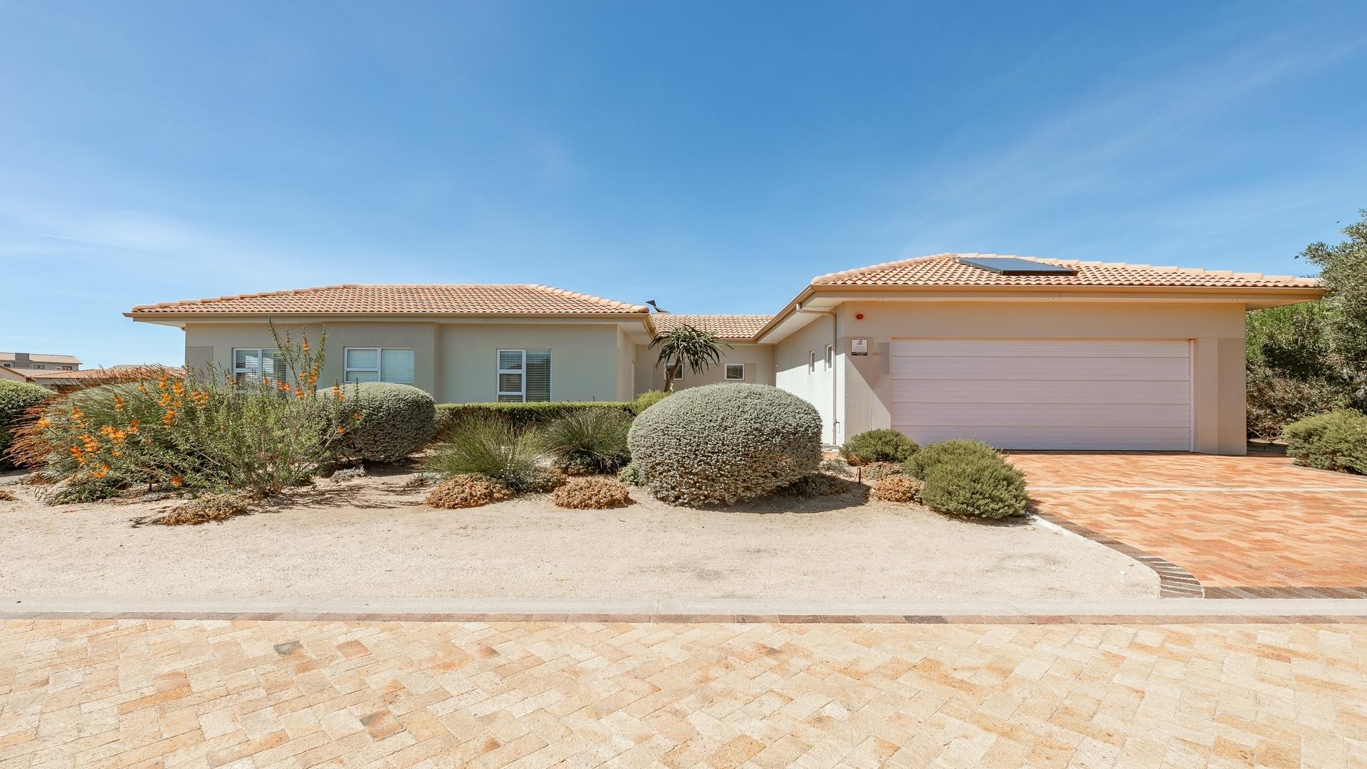 3 Bedroom House for sale in Langebaan Country Estate 1024 Zuijdpool