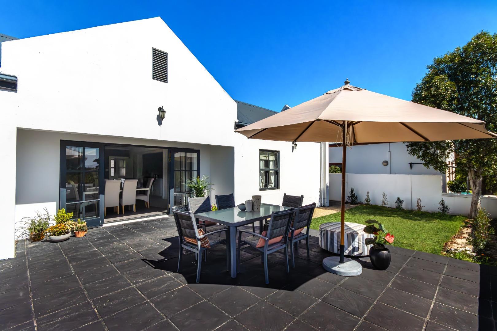 Croydon Vineyard Estate Property Property and houses for sale in