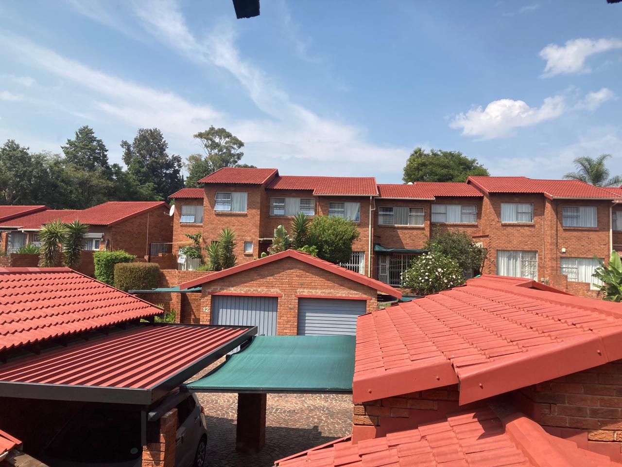 4 Bedroom Townhouse for sale in Corlett Gardens P24114169172