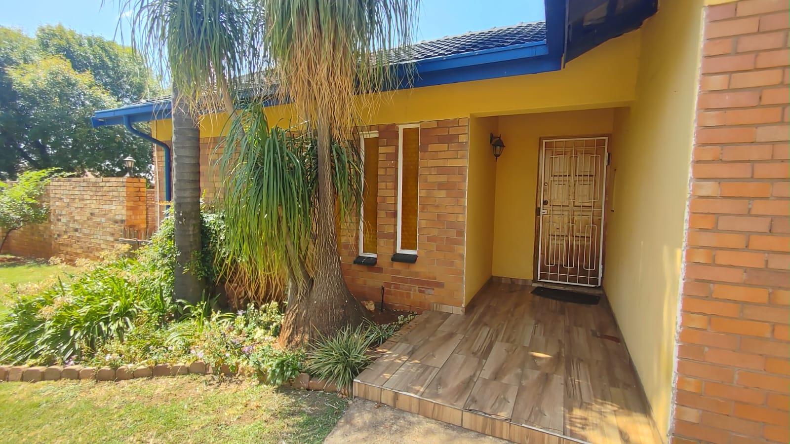 3 Bedroom House for sale in Edelweiss P24114272738