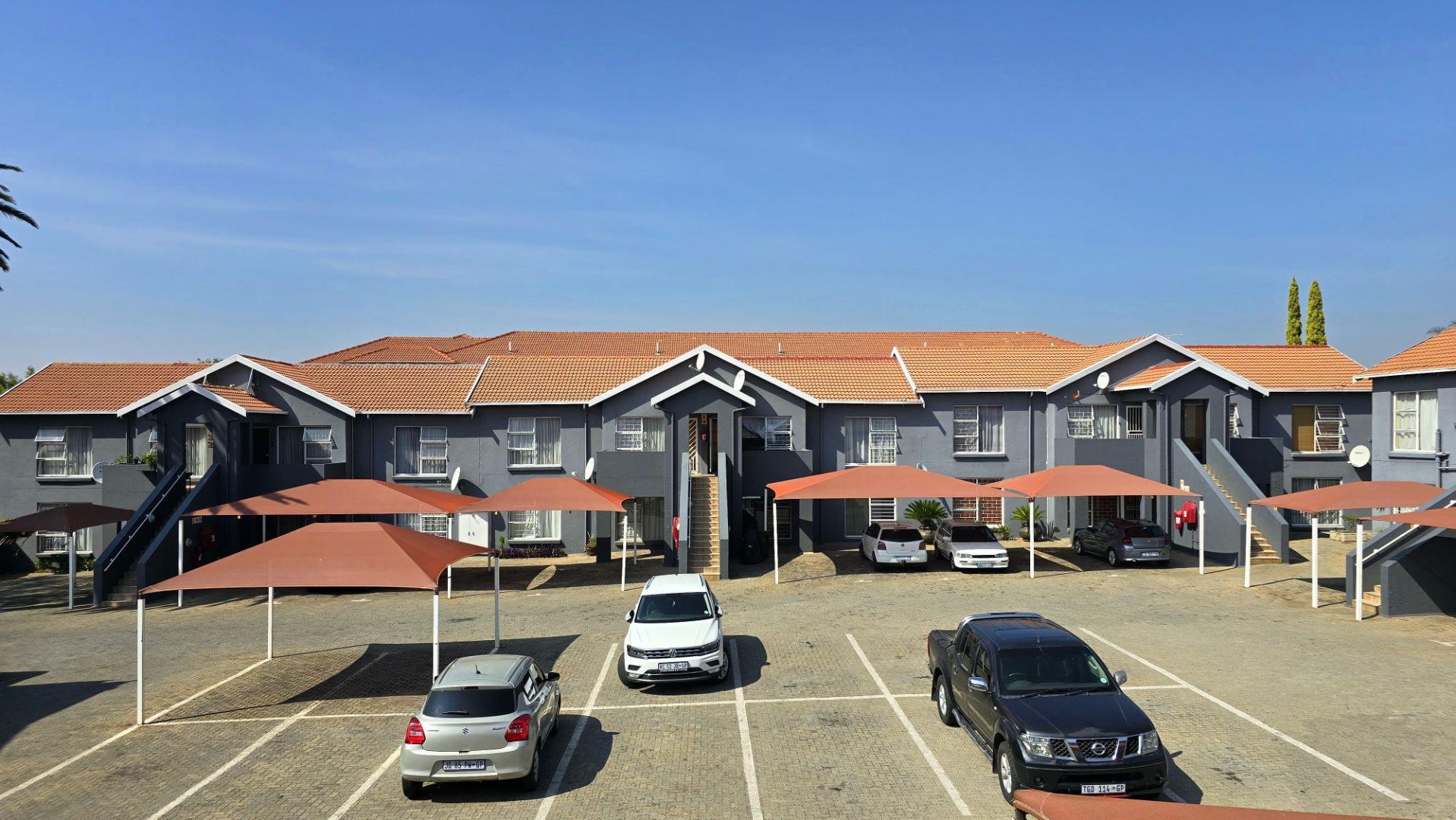 2 Bedroom Apartment / flat for sale in New Redruth P24114173796