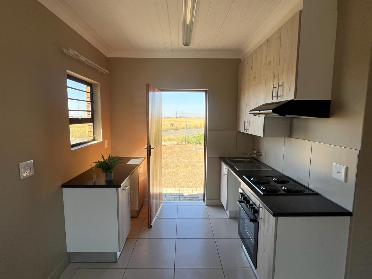 3 Bedroom House for sale in Hillside View P24114175139