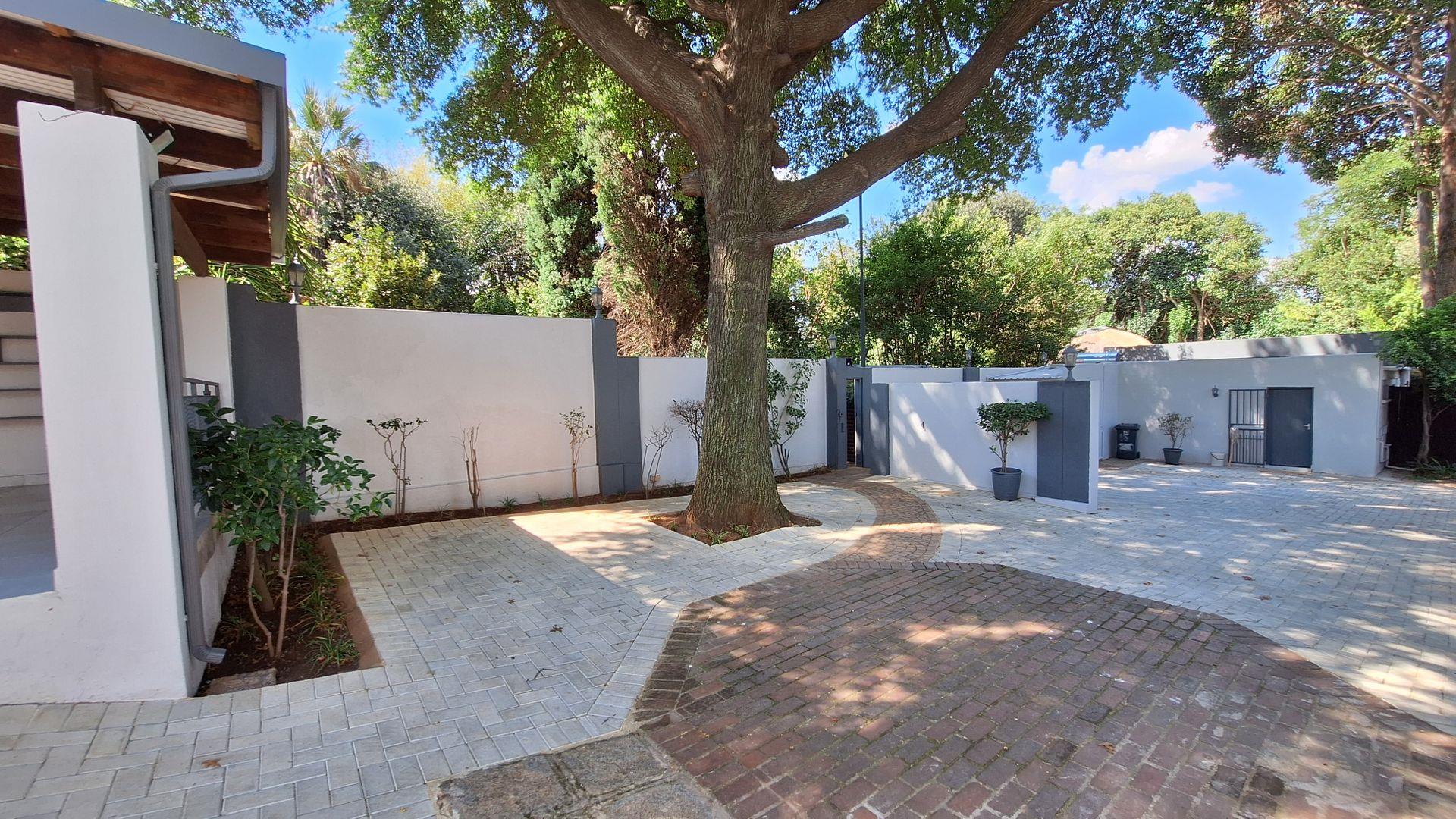 2 Bedroom House to rent in Houghton Estate P24114176130