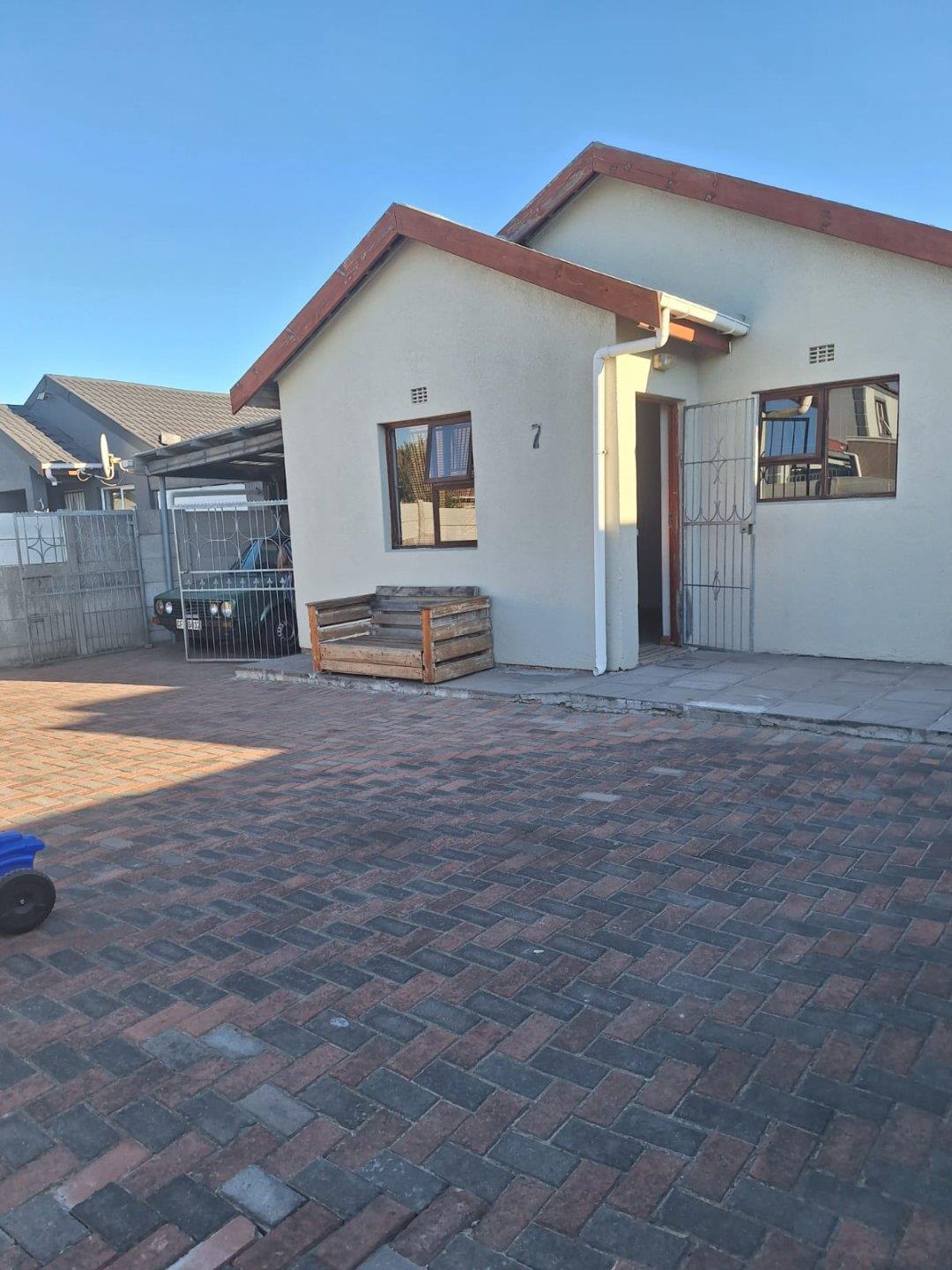 3 Bedroom House for sale in Highbury Park P24114177603