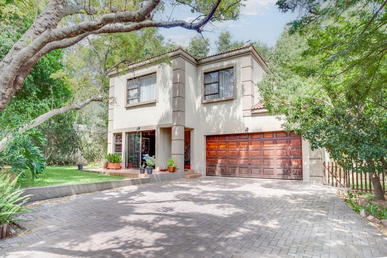 3 Bedroom House for sale in Douglasdale 79 Fontana Della Vita, 145
