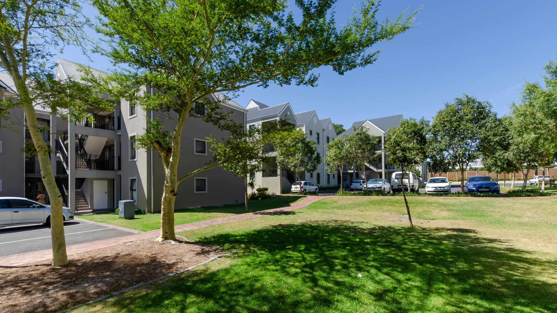 1 Bedroom Apartment / flat for sale in Silver Oaks P24114178586