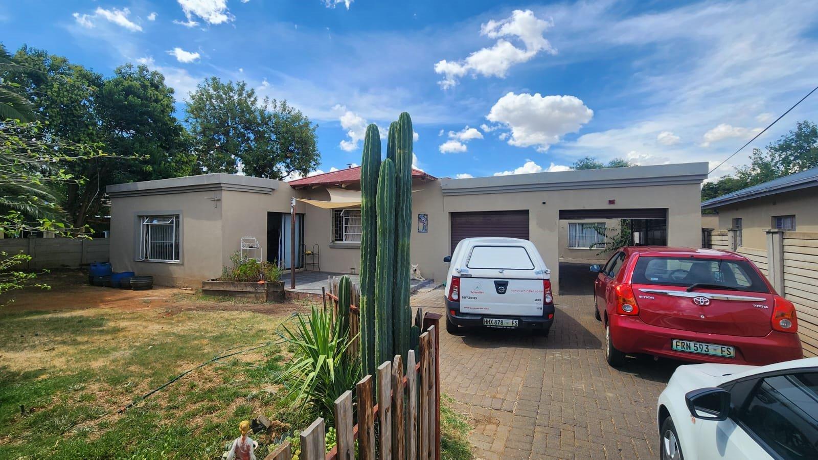 5 Bedroom House for sale in Noordhoek 10 Amsterdam St P24114176802