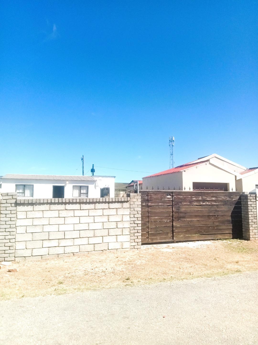 2 Bedroom House for sale in Motherwell Nu 7 Motherwell Nu7 P24
